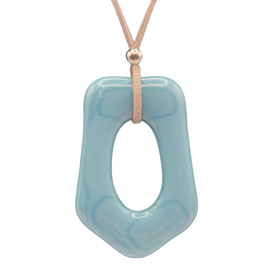 Collier O de mer en verre revalorisé