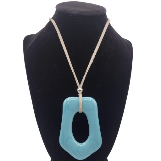 Collier O de mer en verre revalorisé